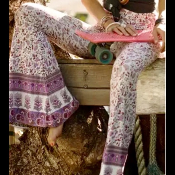 Pants - π Bell Bottom Summer Pants Size Large LAST PAIR! Pants - π Bell Bottom Summer Pants Size Large LAST PAIR!